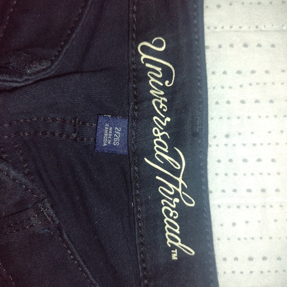 Universal Thread - Picture 3 of 3